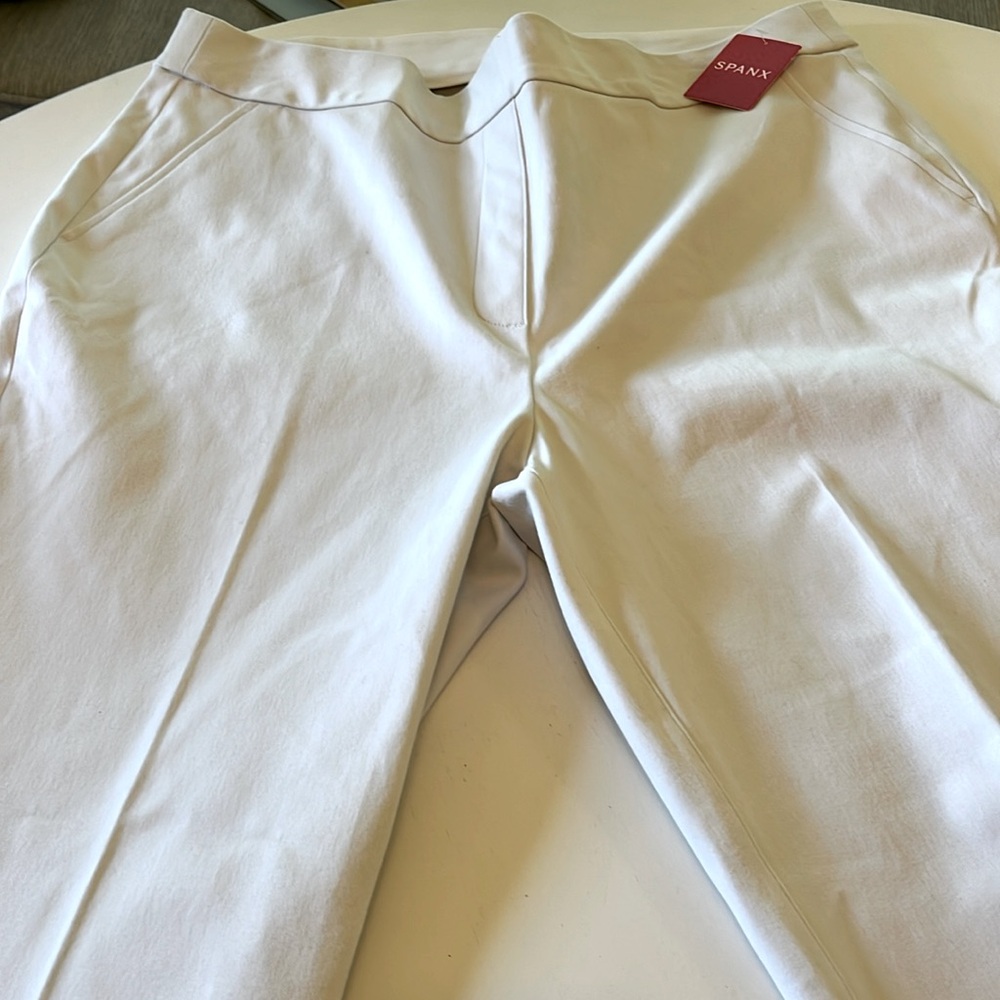 SPANX white PANTS (pull on)